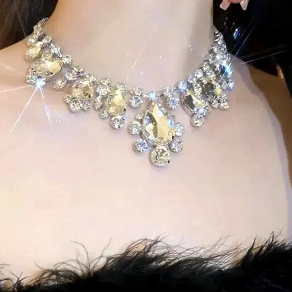 Fabulous rhinestone statement necklace choker NWOT bridal prom pageant wear - Picture 6 of 8